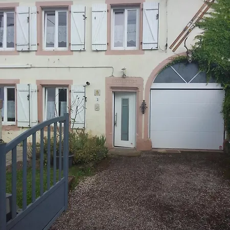 Maisonnette De Village Du Xviie Siecle Holiday home Le Puid