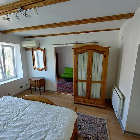Maisonnette De Village Du Xviie Siecle Holiday home Le Puid